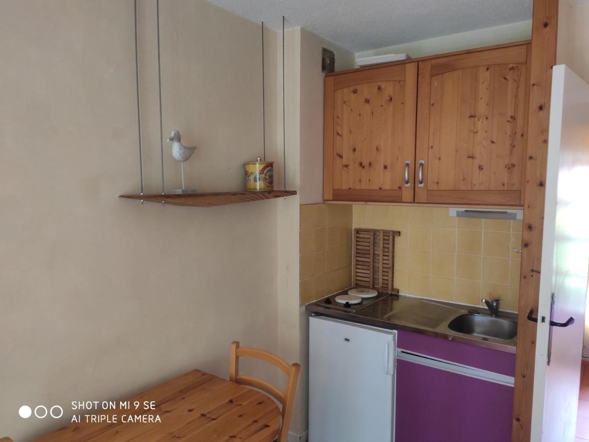 Agreable Studio Cabine Proche Mer La Londe-les-Maures Exterior foto