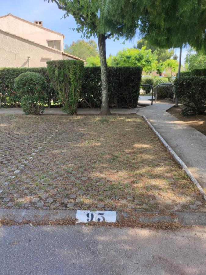 Agreable Studio Cabine Proche Mer La Londe-les-Maures Exterior foto