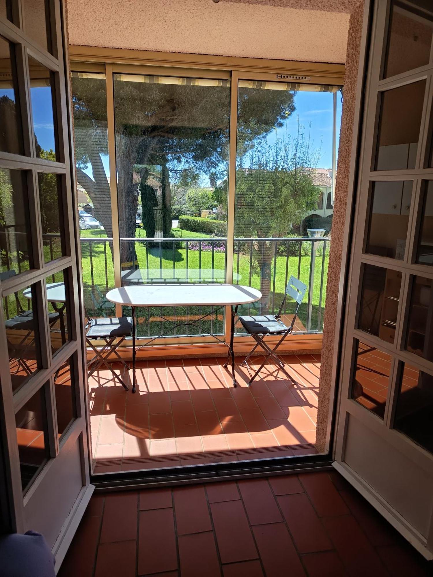 Agreable Studio Cabine Proche Mer La Londe-les-Maures Exterior foto